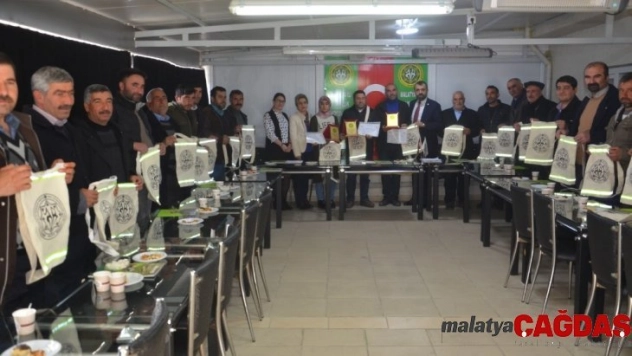 Malatya'da kursu başarıyla tamamlayan 20 çoban sertifika aldı