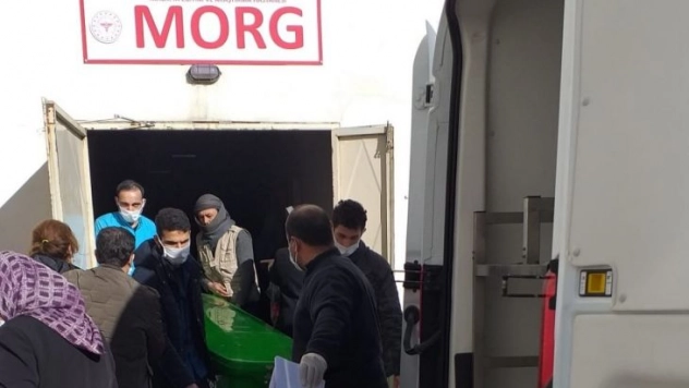 Mamadan zehirlenen 3 bebekten 2'si öldü