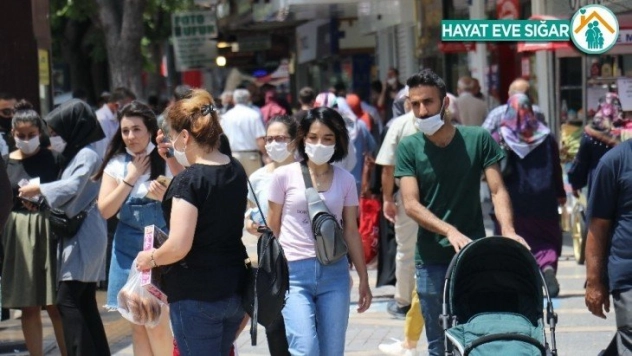 Maske kuralına uyuluyor