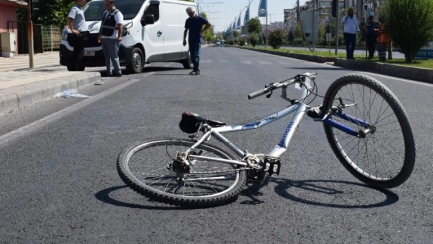 Malatya'da minibüsün çarptığı çocuk yaralandı