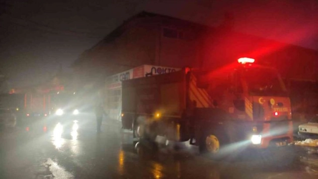 Malatya'da mobilya dükkanında yangın