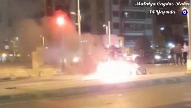 Malatya'da motosiklet yangını korkuttu