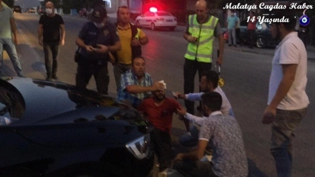 Otomobil ile motosiklet çarpıştı: 1 yaralı