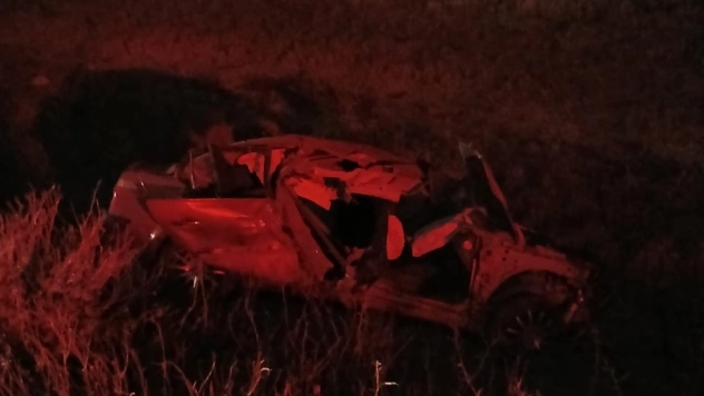 Otomobil traktöre çarptı: 1 ölü, 4 yaralı