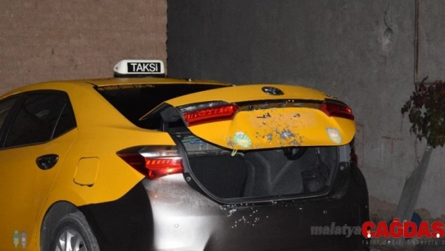 Malatya'da park halindeki araçlara silahlı saldırı