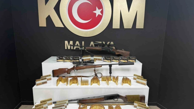 Ruhsatsız silah operasyonu: 2 gözaltı