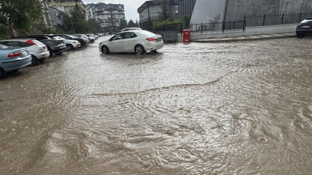 Malatya'da sağanak ve dolu hayatı olumsuz etkiledi