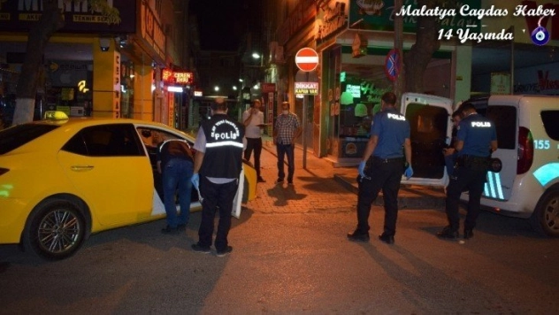 Silahlı bıçaklı kavga: 1'i ağır 4 yaralı