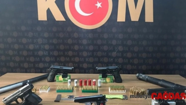 Suç örgütü operasyonunda 18 kişi gözaltına alındı