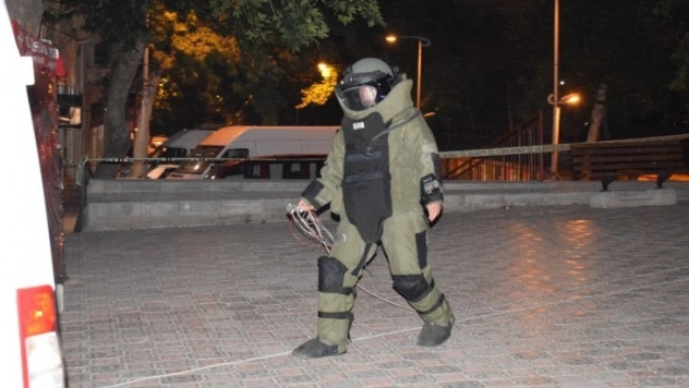 Malatya'da şüpheli valiz fünyeyle patlatıldı