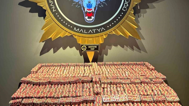 Torbacı operasyonu: 22 bin 440 hap ele geçirildi