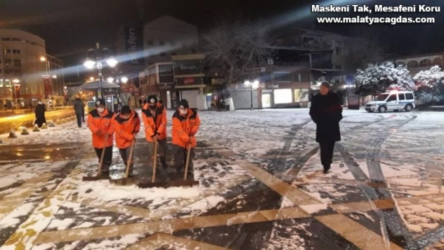 Malatya'da yoğun kar mesaisi
