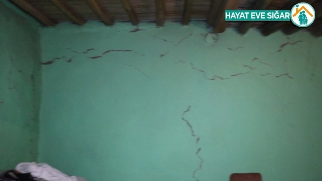 Depremde 20 ev ağır hasar gördü
