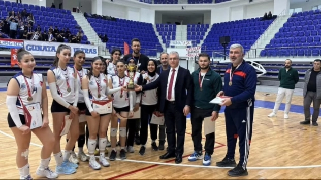 Malatya Liseler Genç Bayan Voleybol İl Şampiyonu Oldu