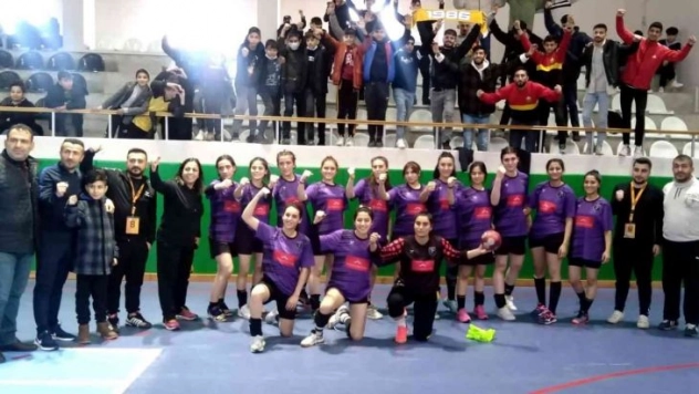 Necatibey Ortaokulu 3'te 3 yaptı