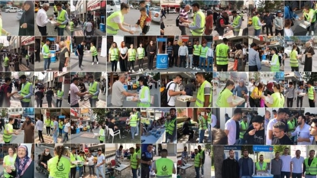 Malatya Ülkü Ocakları Vatandaşlara Lokum İkramında Bulundu