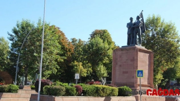 Yeni bir şehir meydanı ve tören alanı yapılıyor