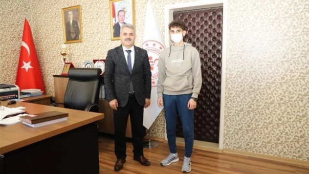 Enes Işık, Muay Thai Avrupa Şampiyonası'nda iddialı