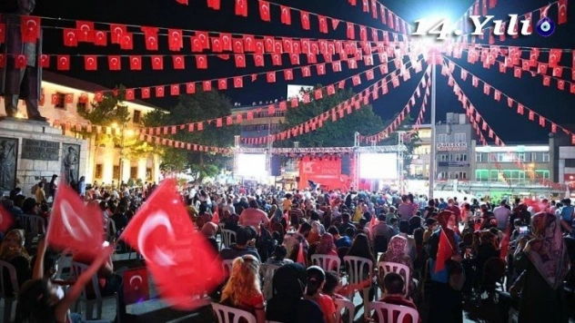 15 Temmuz'da yine meydanlar doldu