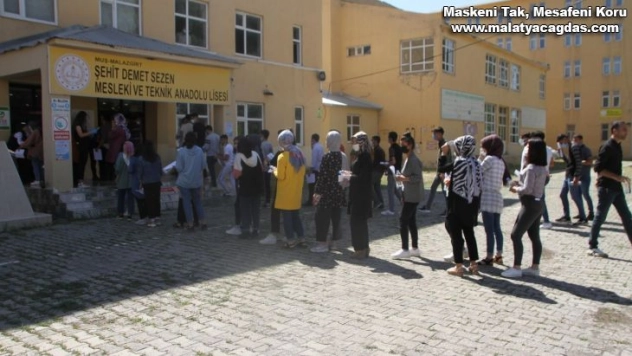 Malazgirt'te YKS heyecanı