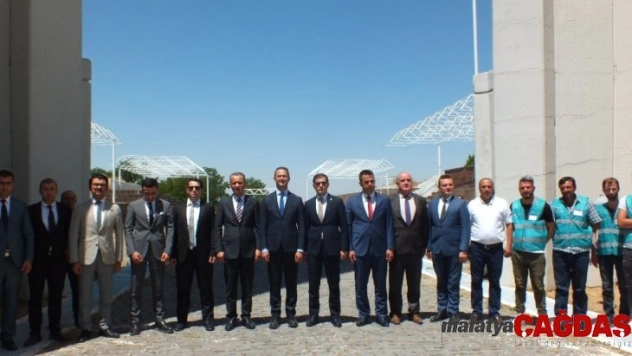 Malazgirt Zafer Anıtı'nda çevre temizliği