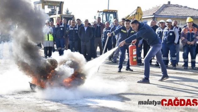 Mamak Belediyesinden çalışanlarına yangın tatbikatı