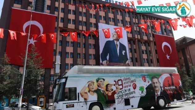 Mamak'ta 19 Mayıs Otobüsü gençler için dolaştı