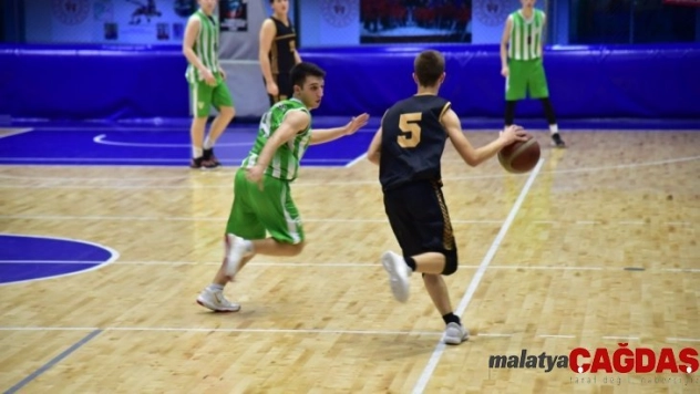 Manisa BBSK altyapıda şampiyonluğu ilan etti