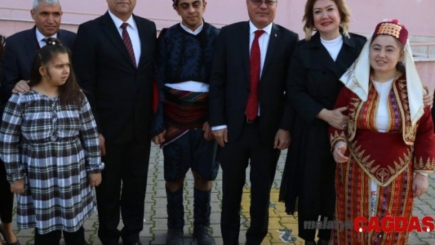 Manisa'da engelli bireyler hünerleriyle beğeni topladı