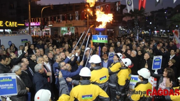 Manisa'da ilk doğal gaz şehit ailesinin evine bağlandı