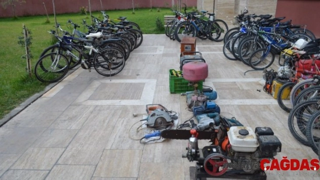 Manisa emniyeti hırsızlık şebekesini çökertti