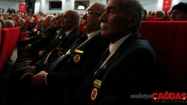 Manisalı Kıbrıs gazilerine madalya töreni