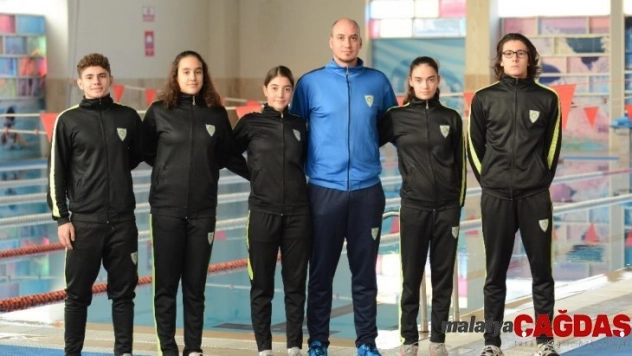 Manisalı yüzücüler Türkiye Yüzme Şampiyonasına katılacak