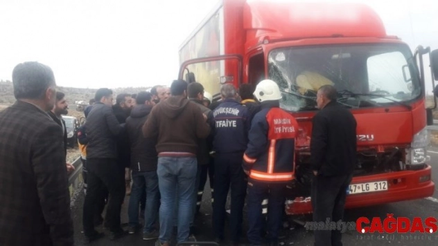 Mardin'de kamyonet ve otomobil çarpıştı: 4 yaralı