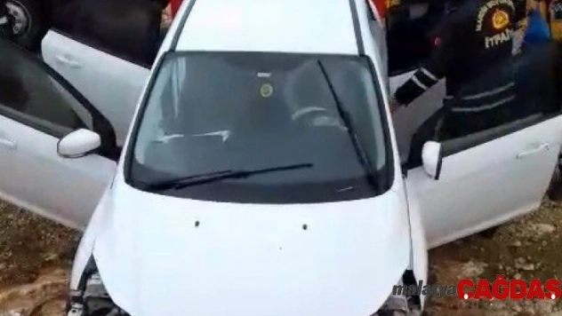 Mardin'de otomobil şarampole yuvarlandı: 3 yaralı