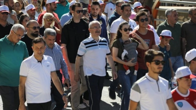 Mardin'de vatandaşlar sağlık için yürüdü