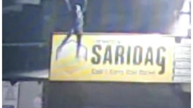 Market sahibi cesaretine hayran kaldı: Komando gibi marketlere girip paraları çaldı