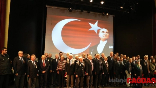 Marmarisli Kıbrıs gazilerine madalyaları teslim edildi