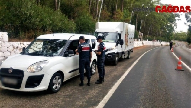 Marmaris'te 200 araca sigara denetimi yapıldı