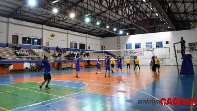 Masa tenisi ve voleybol turnuvası şampiyonları belli oldu