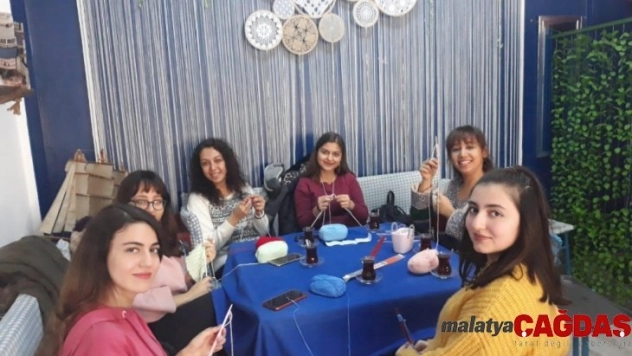 Maskesiz Gülücükler Topluluğu farkındalık oluşturuyor