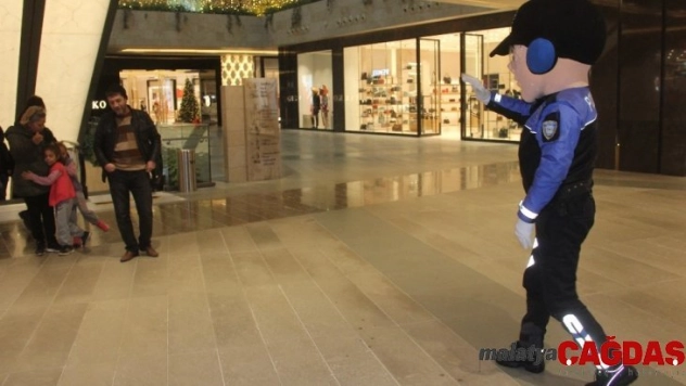 Maskot polisten 'yılbaşına hırsız şokuyla girmeyin' uyarısı