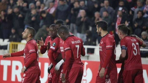 Max Gradel 4. golünü CFR Cluj'a attı