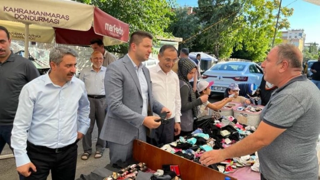 Meclis tatile girdi, Vekil Toprak sahaya indi