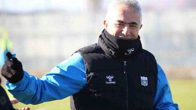 Mehmet Altıparmak: 'Transfer dedikodularına inanmayın'