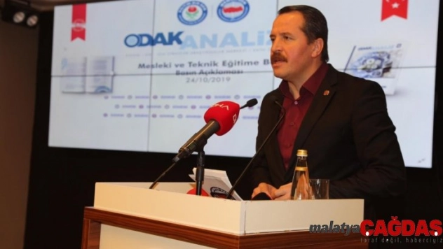 Memur-Sen Genel Başkanı Yalçın: 'Mesleki eğitime başlayacak genel becerileri zayıf öğrencilere telafi eğitimi sağlanmalı'