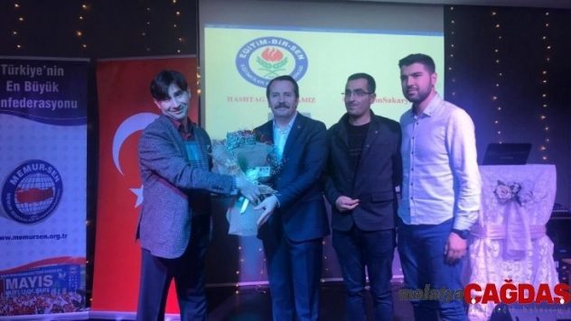 Memursen ve Eğitim-Bir-Sen Genel Başkanı Ali Yalçın Sakarya'da toplantıya katıldı
