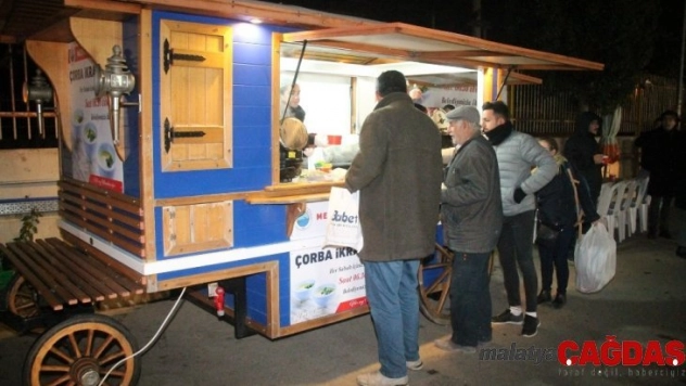 Menderes'te sıcak çorba ikramı