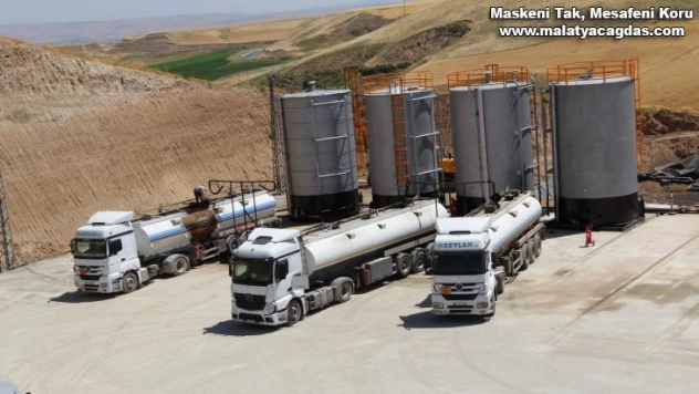 Mercimek ektikleri tarlalarında petrol fışkırdı