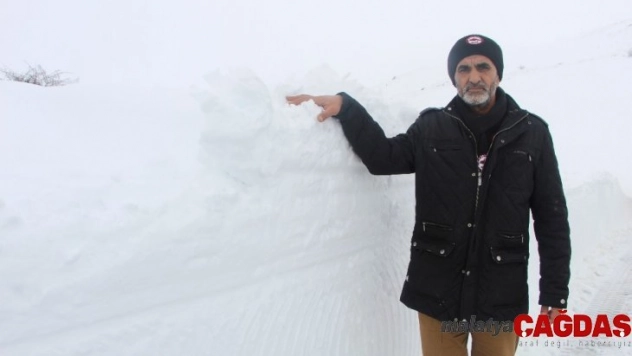 Merkezinde kar yok, ilçesinde kar kalınlığı 1 metreyi geçti